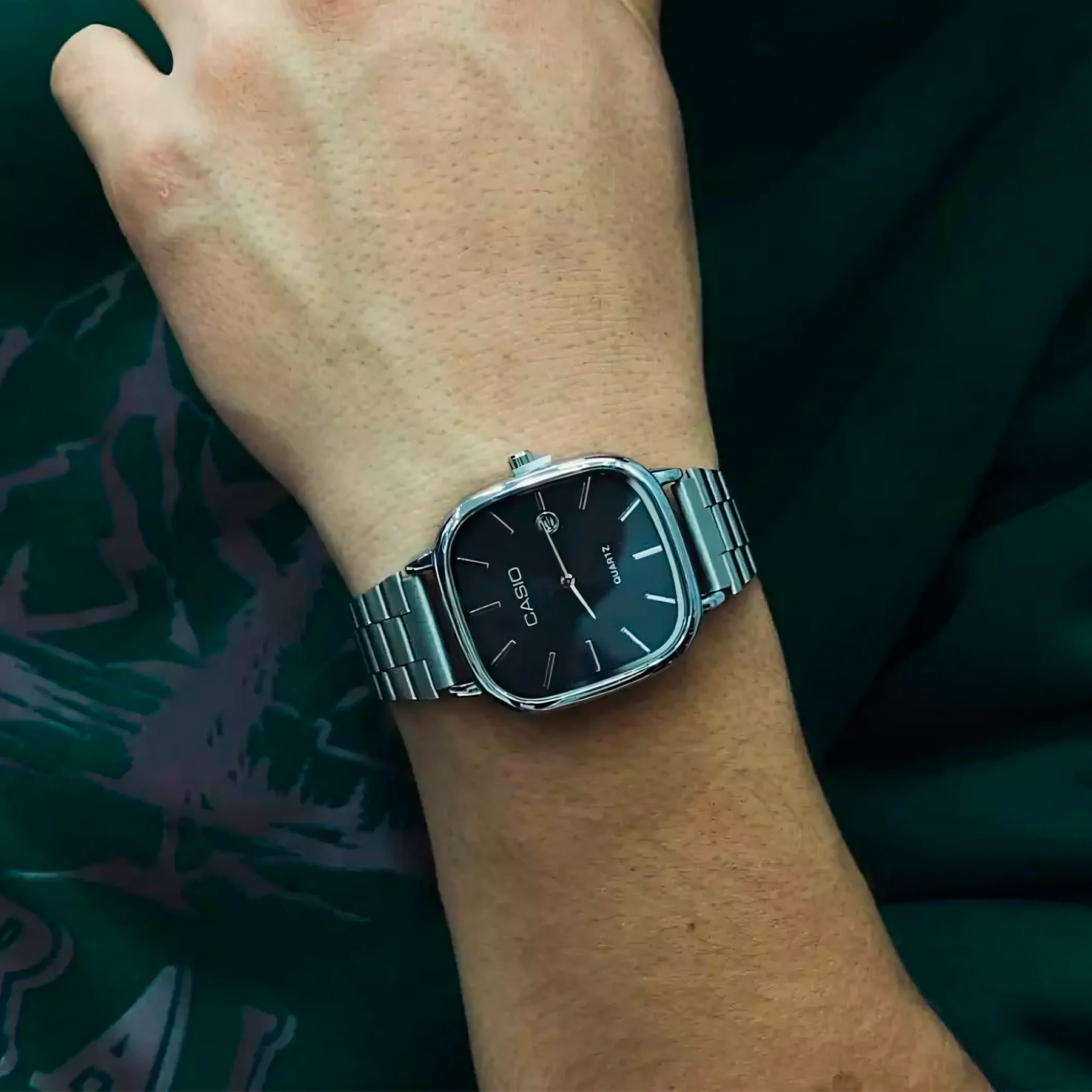C A S I O Luxurious 36mm Watch - Water Resistant | Transferred steel
